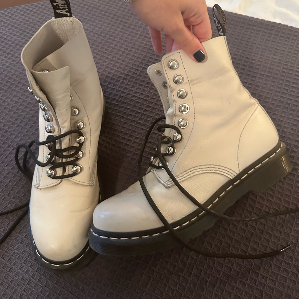 Dr Marten 1460 Pascal HDW rare Bone color